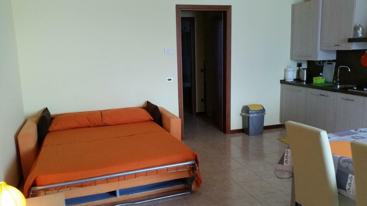 New Apartment Lake 12 Варенна Экстерьер фото